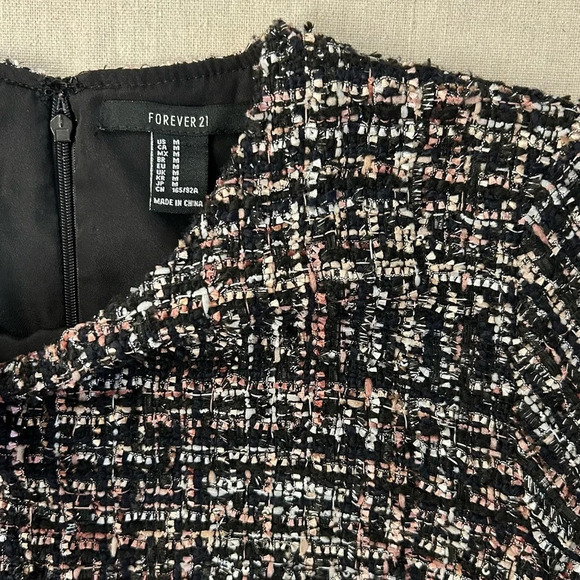 Forever 21 Tweed Short Sleeve Shift Dress Size Medium - Picture 6 of 9